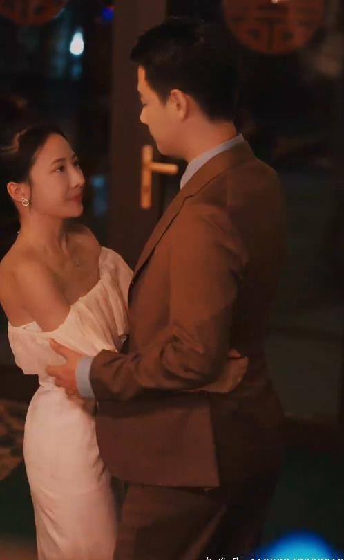 电影：且以深情共白首